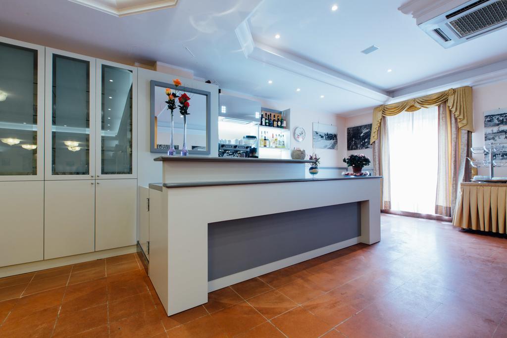 Hotel Cala Di Forno Фонтебланда Екстер'єр фото