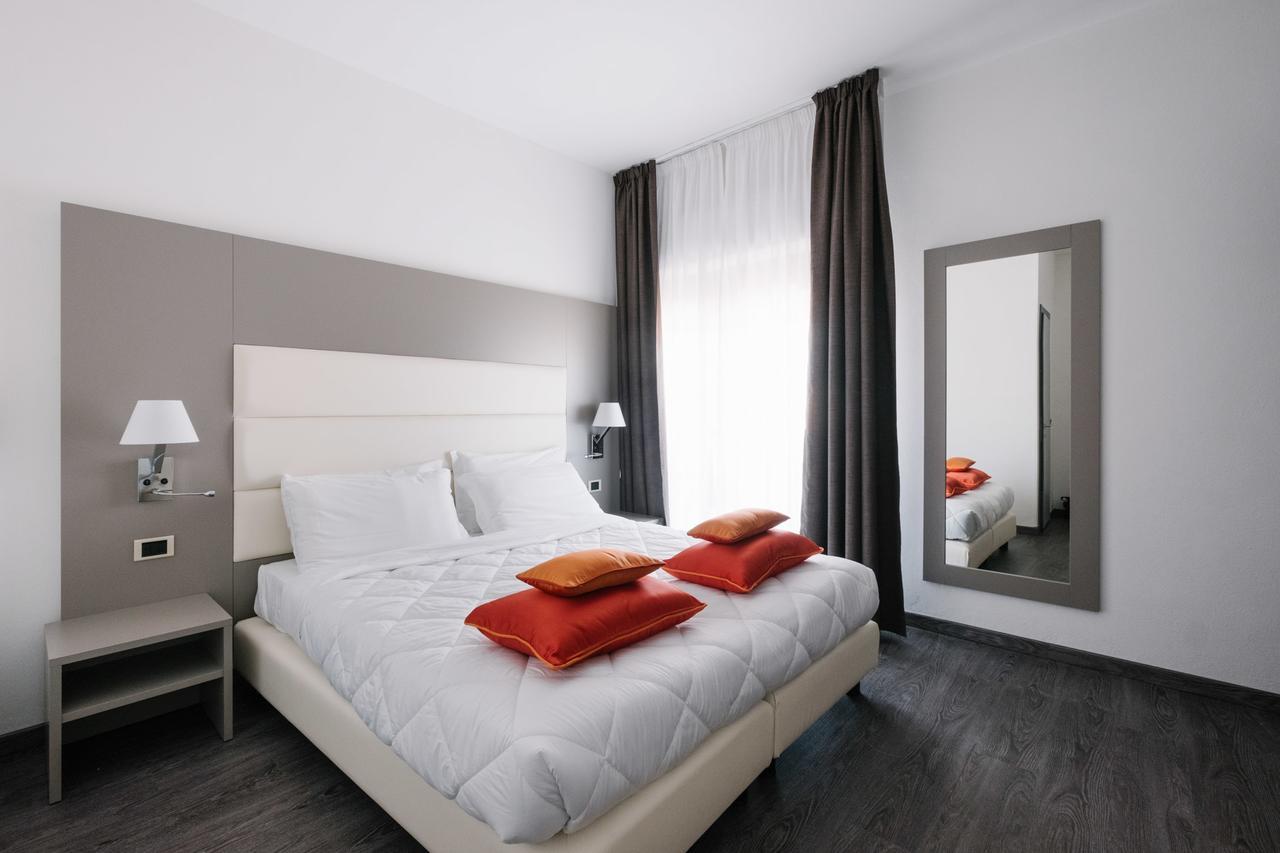 Hotel Cala Di Forno Фонтебланда Екстер'єр фото