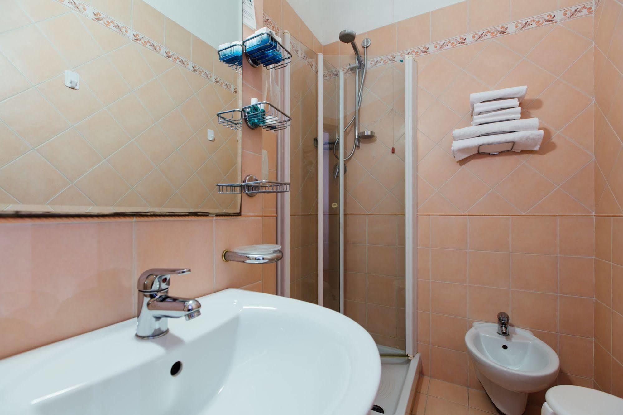 Hotel Cala Di Forno Фонтебланда Екстер'єр фото