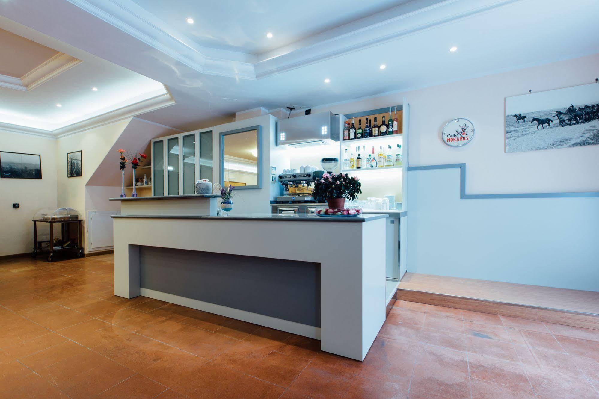 Hotel Cala Di Forno Фонтебланда Екстер'єр фото